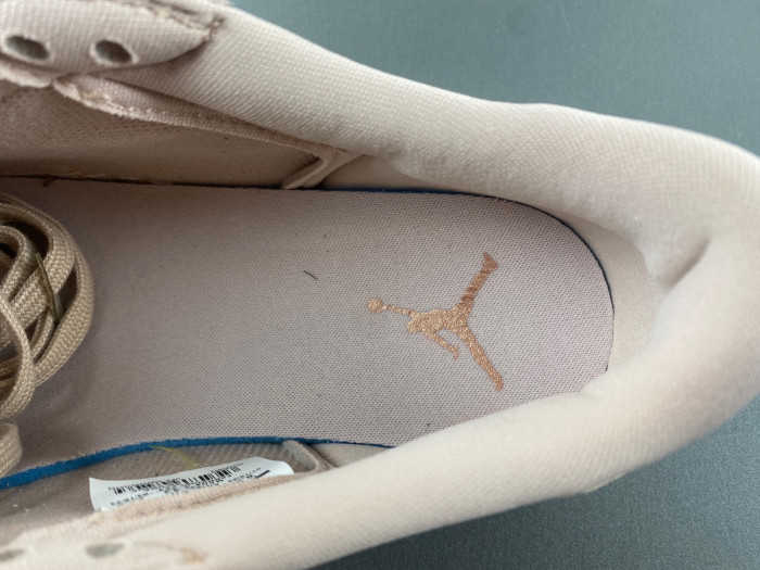 Air Jordan 1 Retro Low NS 