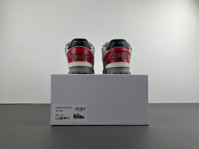 LV TRAINER SNEAKER LV-000555