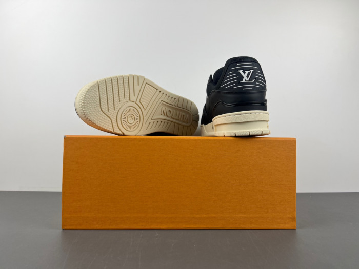LV TRAINER SNEAKER LVT-000628