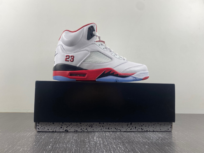 Jordan 5 Retro Fire Red Black Tongue (2013) 136027-120