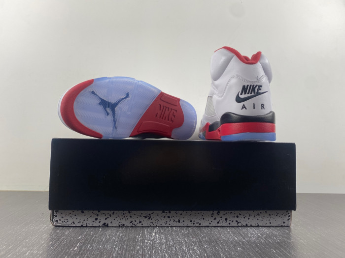 Jordan 5 Retro Fire Red Black Tongue (2013) 136027-120