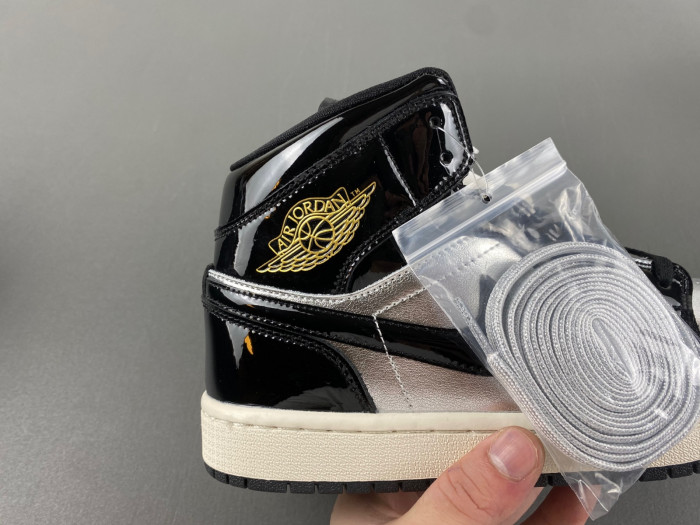 Air Jordan 1 Mid SE GS 