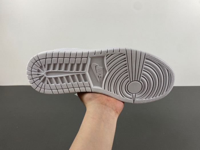 TRAVIS SCOTT X AIR JORDAN 1 LOW WHITE PARTY 240729