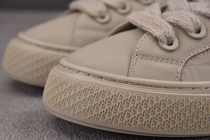 D10r b33 sneakers b330027