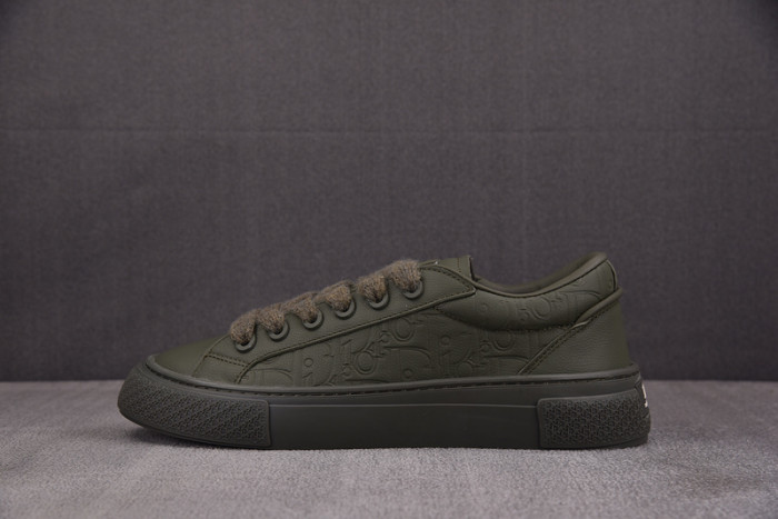 D10r b33 sneakers b330028