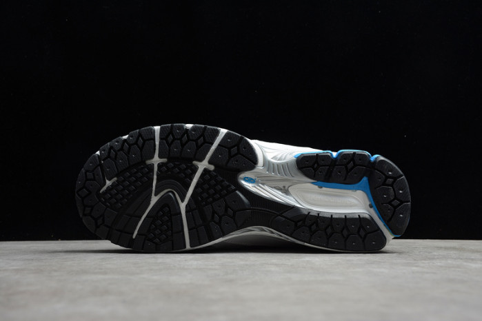 NEW BALANCE SNEAKER 004