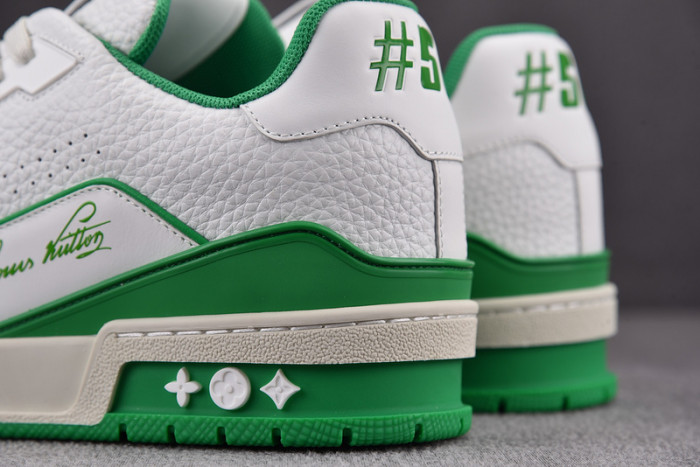 LV SNEAKER LV-000130