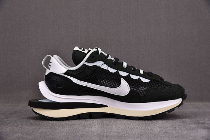 Nike Vaporwaffle sacai Black White CV1363-001