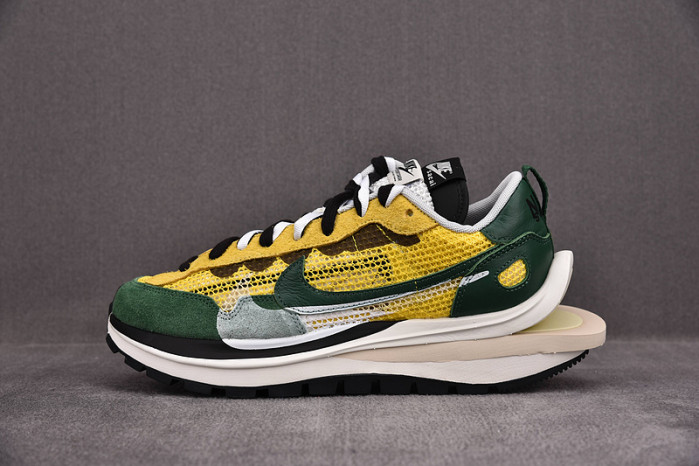 Nike Vaporwaffle sacai Tour Yellow Stadium Green CV1363-700