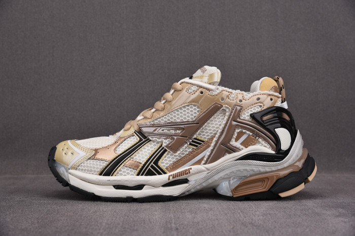 RUNNER SNEAKER RS058