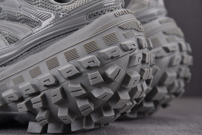 DEFENDER SNEAKER DS016