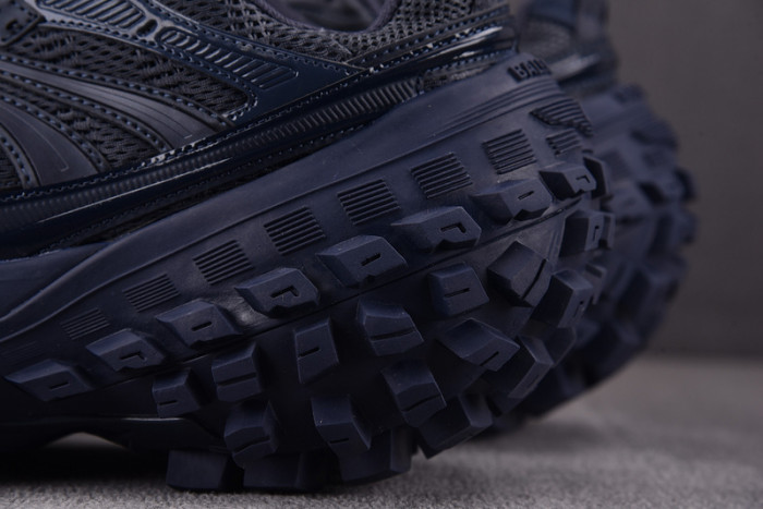 DEFENDER SNEAKER DS017