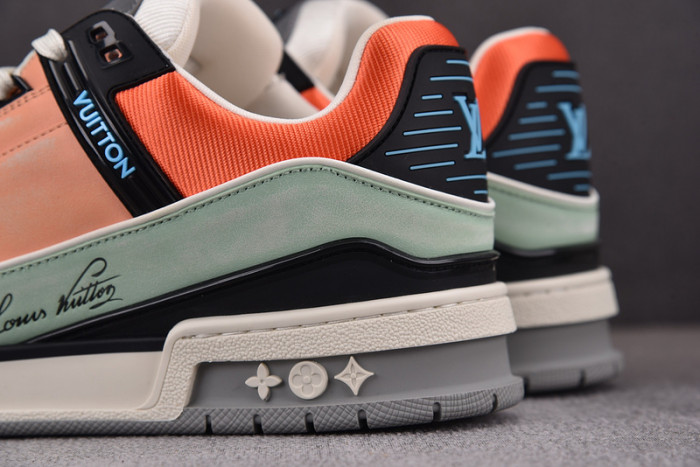 LV SNEAKER LV-000108