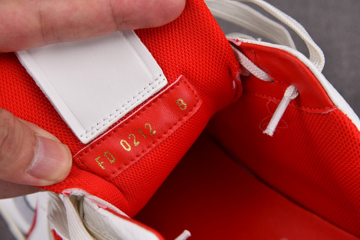 LV SNEAKER LV-000129