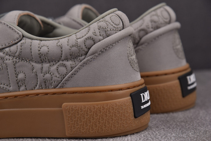 D10r b33 sneakers b330025