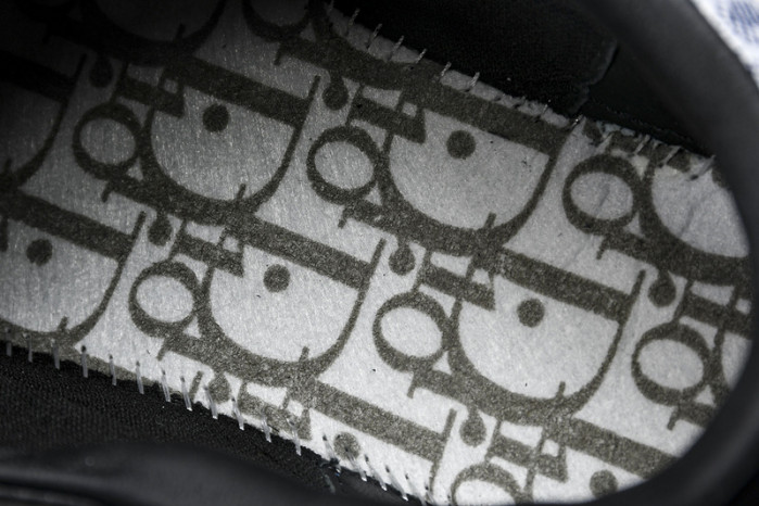 D10r b33 sneakers b330017