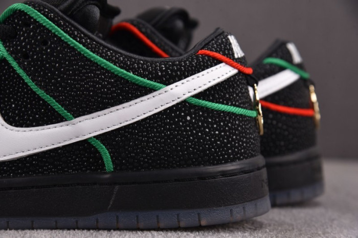 Bronx Girls Skate x Nike Dunk SB Low HV1664-001