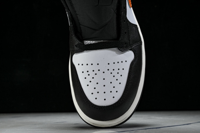 Air Jordan 1 Mid Black Toe Orange DQ8426-801