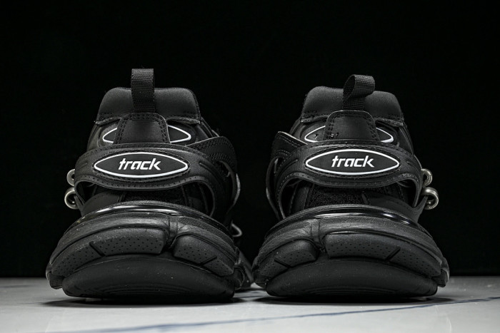 TRACK SNEAKER TS200