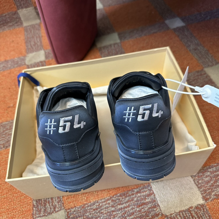 LV TRAINER SNEAKER LV-000586