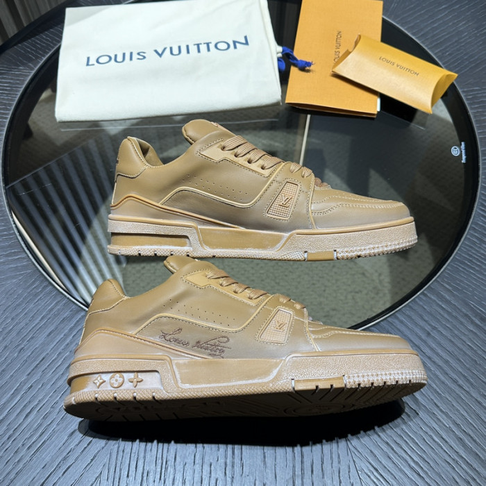 LV TRAINER SNEAKER LV-000602