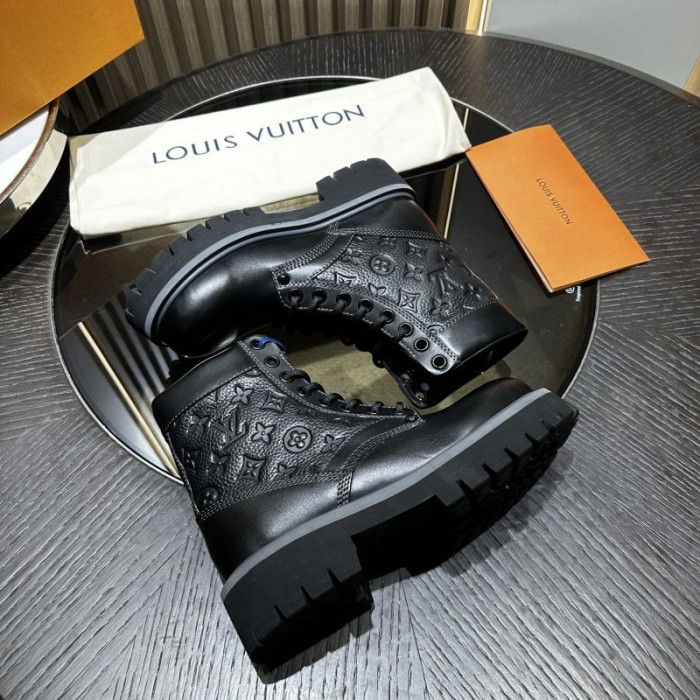 LV BOOTS L000058