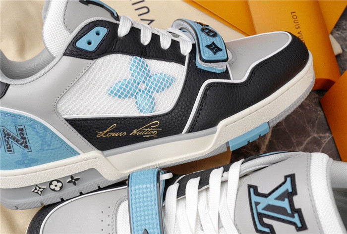 LV SNEAKER LV-000147