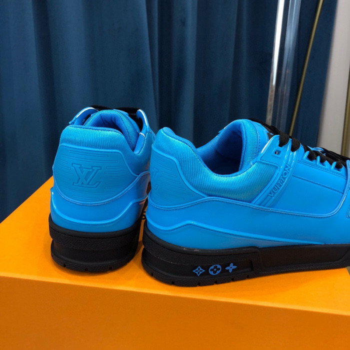 LV SNEAKER LV-000317