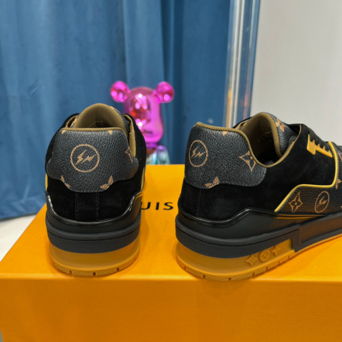LV SNEAKER LV-000350