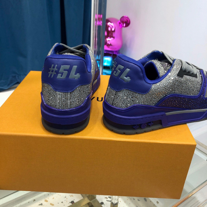 LV SNEAKER LV-000370