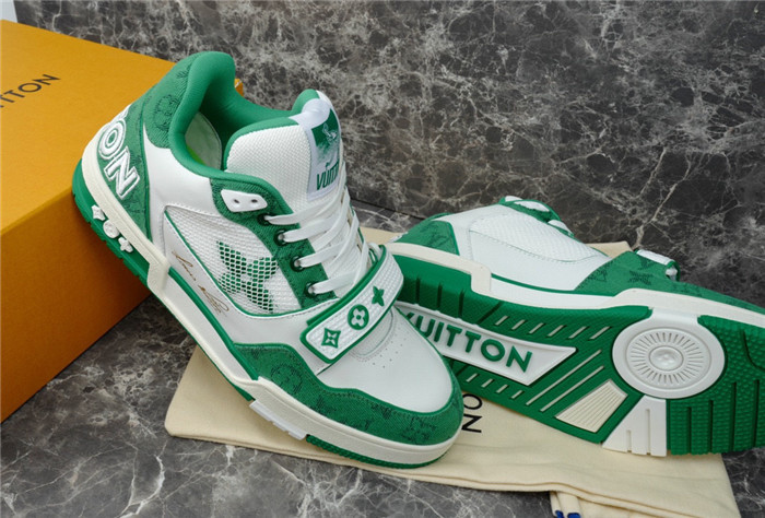 LV SNEAKER LV-000198