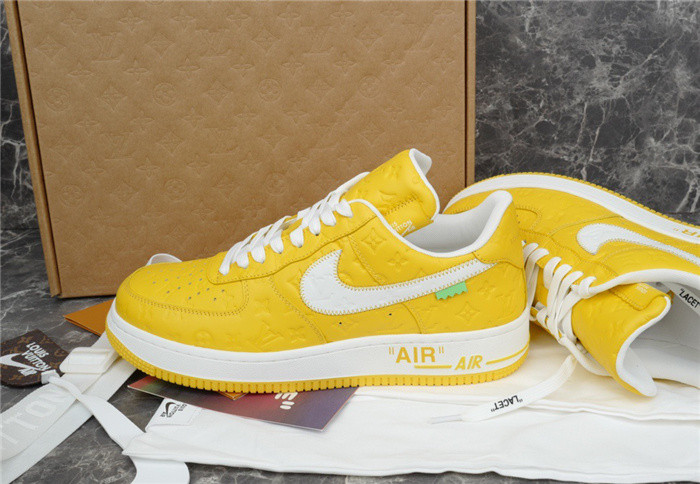 LV SNEAKER LV-000242