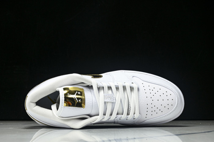 Air Jordan 1 Retro Low 