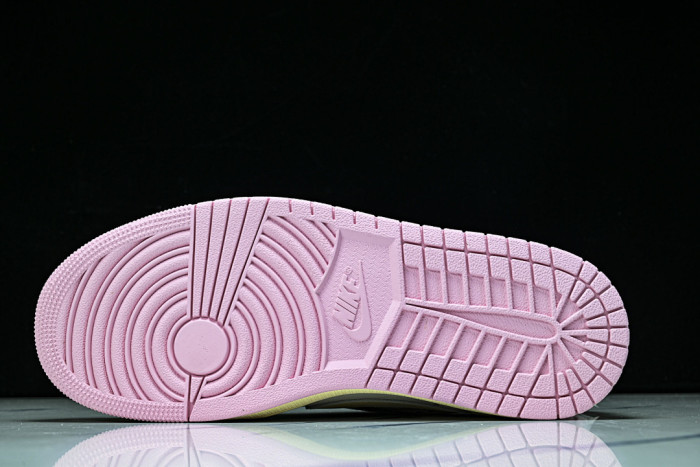 Travis Scott x Air Jordan 1 Low OG 