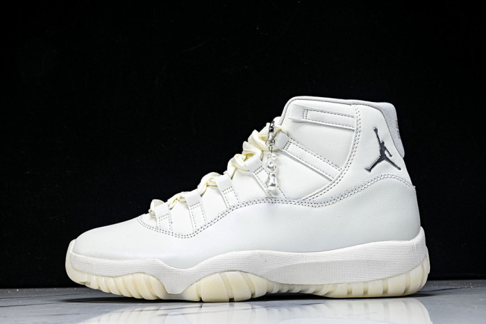 Wmns Air Jordan 11 Retro ''Pearl / Grand Finale'' AR0715-110
