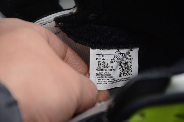 Air Jordan 1 High OG “University Gold” 555088-118