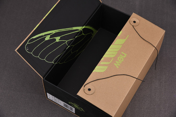 NEW BALANCE SNEAKER NB049