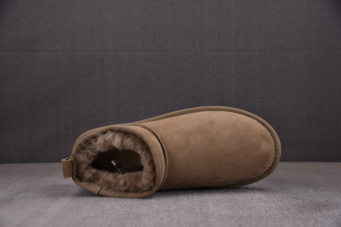 UGG Classic Ultra Mini Boot