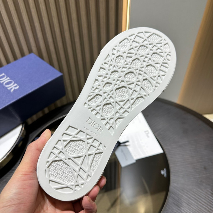 D10r b33 sneakers b330018