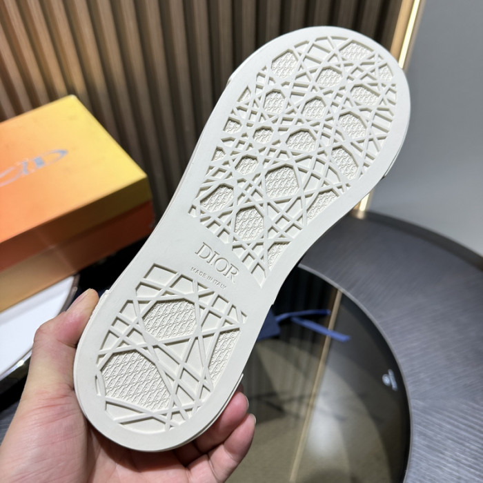 D10r b33 sneakers b330021