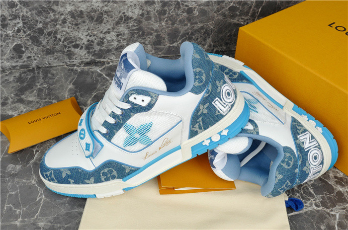 LV SNEAKER LV-000261
