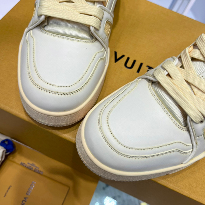 LV SNEAKER LV-000378