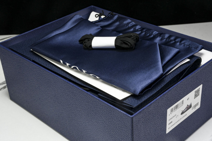 D10r b33 sneakers b330017