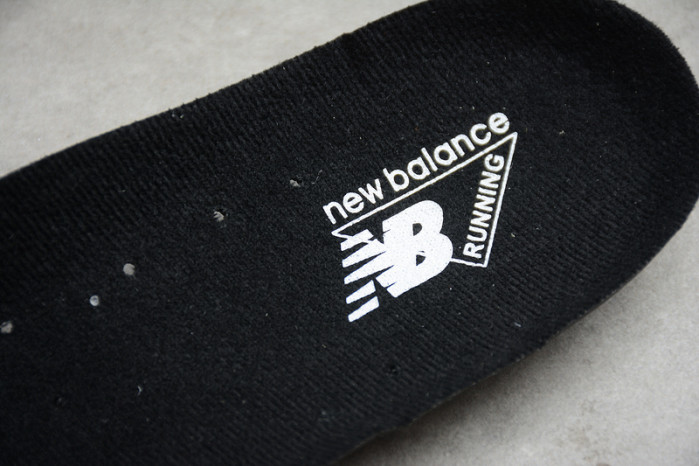 NEW BALANCE SNEAKER 001