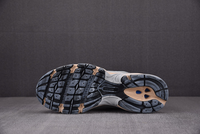 NEW BALANCE SNEAKER NB069