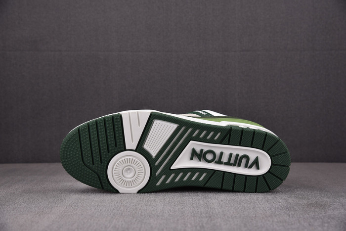 LV SNEAKER LV-000120