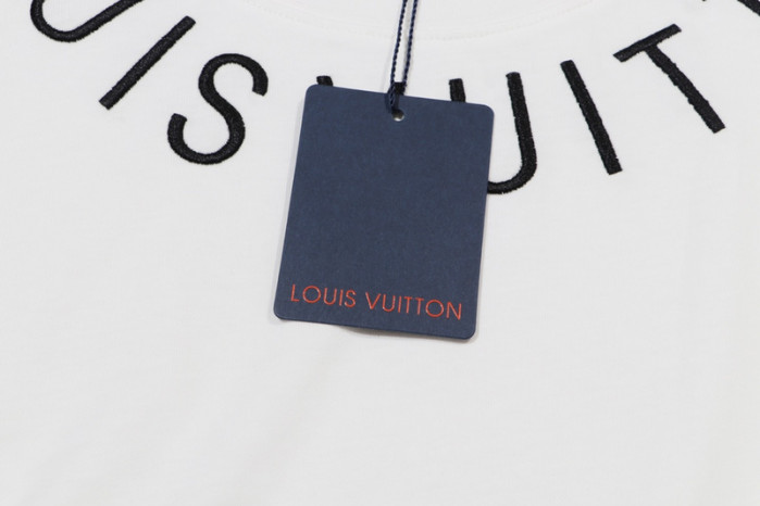 LV CLOTHES V00052