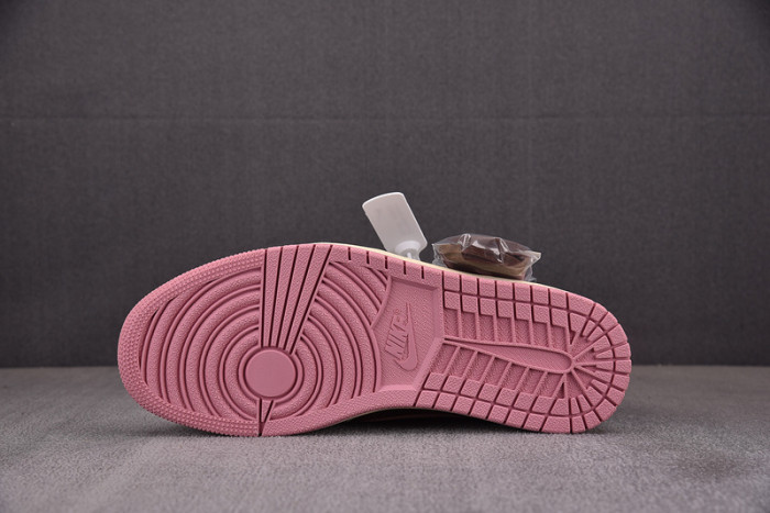 Travis Scott x Air Jordan 1 Low OG WMNS DZ4137-206