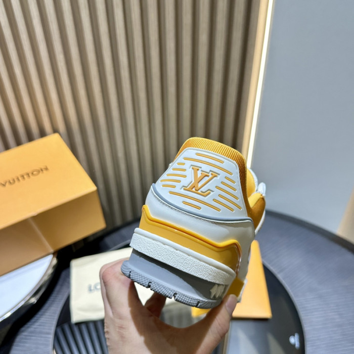 LV TRAINER SNEAKER LV-000600