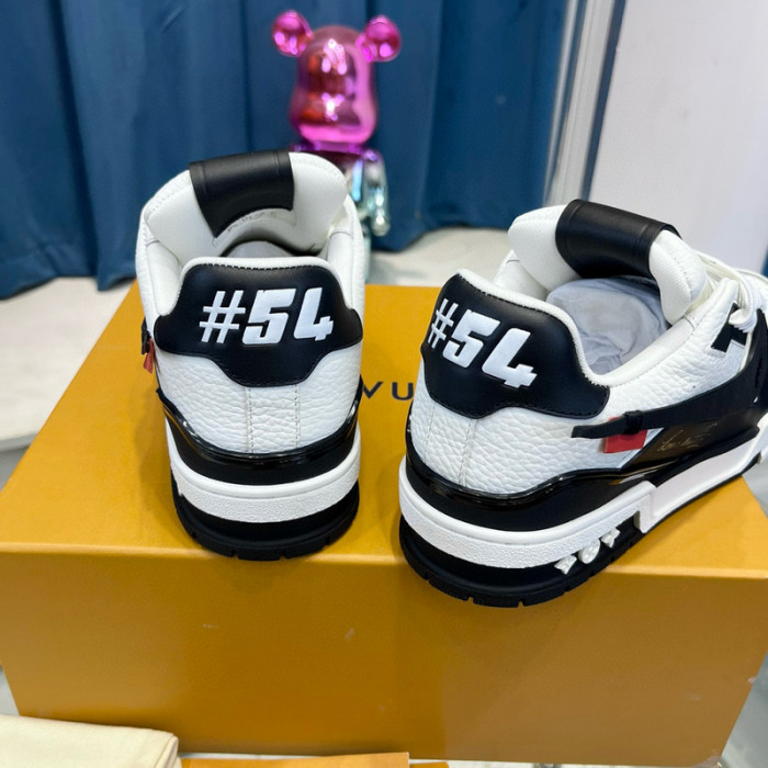 LV SNEAKER LV-000489